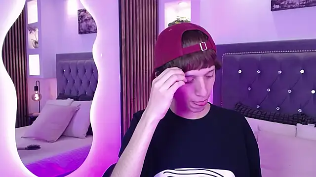 Emo Boy  online show from 05-05-26, 08:39