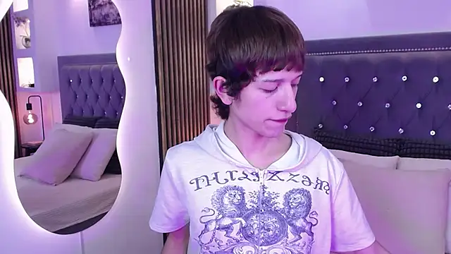 Emo Boy  online show from 05-10-26, 08:36