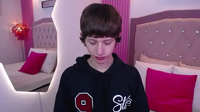 Emo Boy  online show from 05-14-26, 03:30