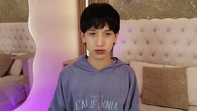 Emo Boy  online show from 06-10-26, 02:38