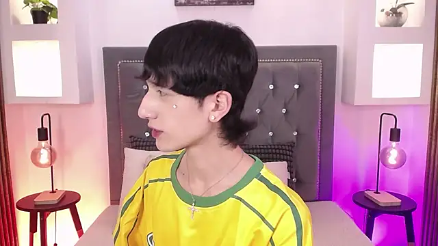 Emo Boy  online show from 06-13-26, 08:40