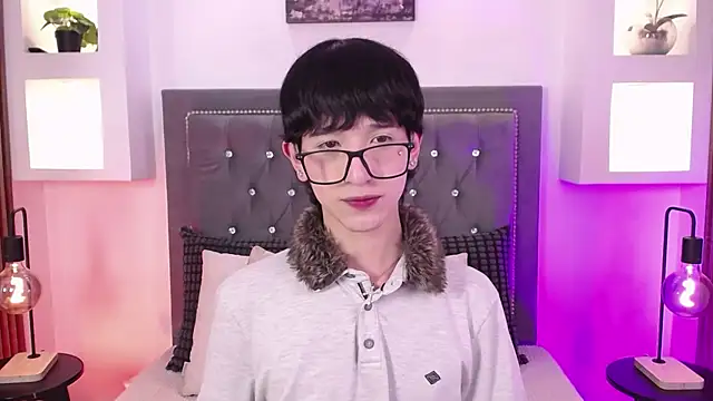 Emo Boy  online show from 06-21-26, 04:09