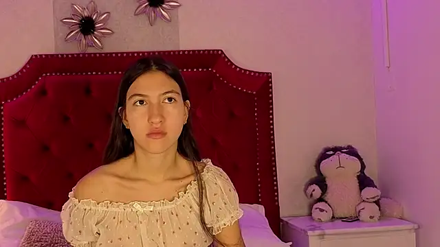 Sara Collinss  online show from 11-28-25, 11:24