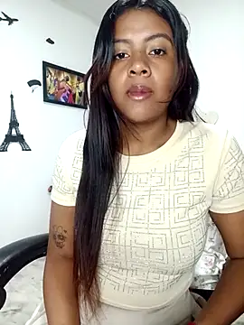 Snapshot of vannesitha25 chatting on 10-10-25, 01:54 vannesitha25 online show from 10-10-25, 01:54