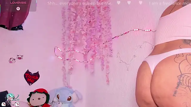 Emilycollei online show from 11-02-25, 04:09