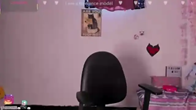 Emilycollei online show from 11-13-25, 03:55