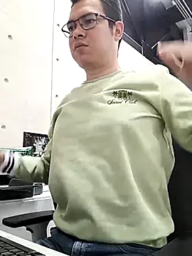 LuigiV2025 online show from 02-10-26, 02:32