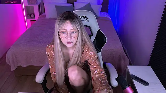 sofiisun online show from 10-10-25, 04:11