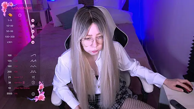 sofiisun online show from 10-30-25, 02:13