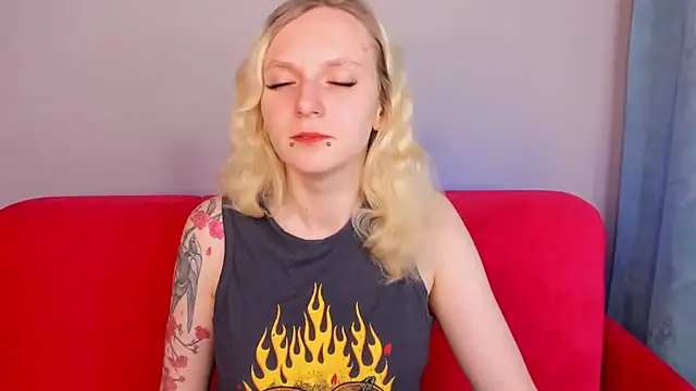 LikiLips online show from 10-09-25, 01:25