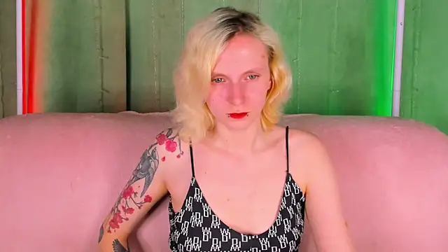 LikiLips online show from 05-01-26, 08:30