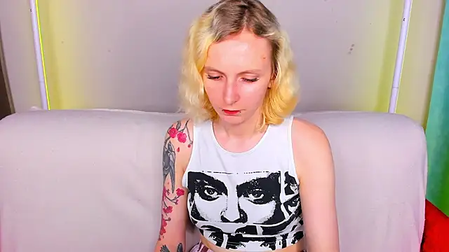 LikiLips online show from 06-14-26, 02:24
