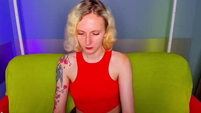 LikiLips online show from 06-17-26, 01:08