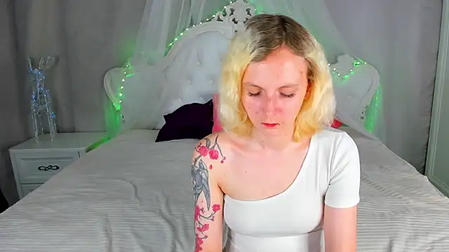 LikiLips online show from 06-25-26, 05:12
