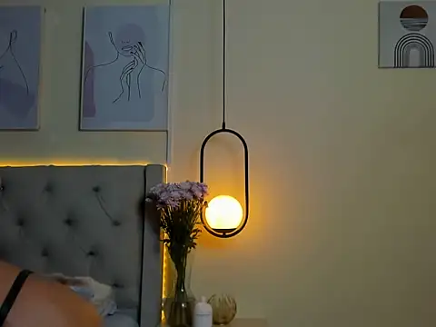 Snapshot of Chloe_Celeste chatting on 11-21-25, 03:38 Chloe Celeste online show from 11-21-25, 03:38