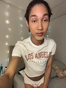 Chloe Celeste online show from 08-04-26, 01:53