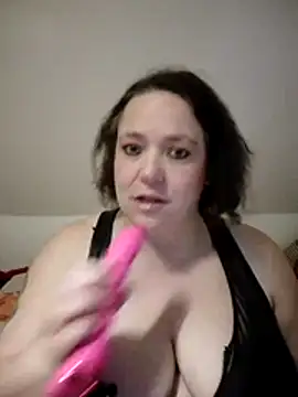 Michelle Livia online show from 10-24-25, 04:03
