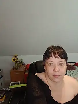 Michelle Livia online show from 05-13-26, 02:03