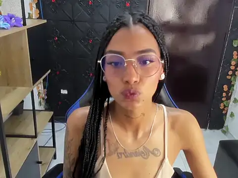 KarlaSlutSkinny   online show from 05-06-26, 02:51