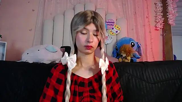 Snapshot of SweetRenata_ chatting on 04-07-26, 11:43 SweetRenata online show from 04-07-26, 11:43