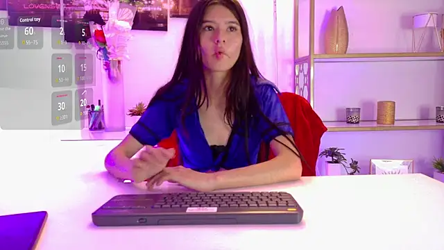 Snapshot of SweetRenata_ chatting on 05-11-26, 01:06 SweetRenata online show from 05-11-26, 01:06