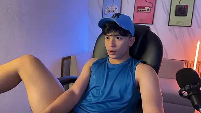 Snapshot of David_Nova chatting on 11-22-25, 12:04 David Nova online show from 11-22-25, 12:04