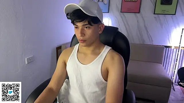 Snapshot of David_Nova chatting on 01-08-26, 02:30 David Nova online show from 01-08-26, 02:30