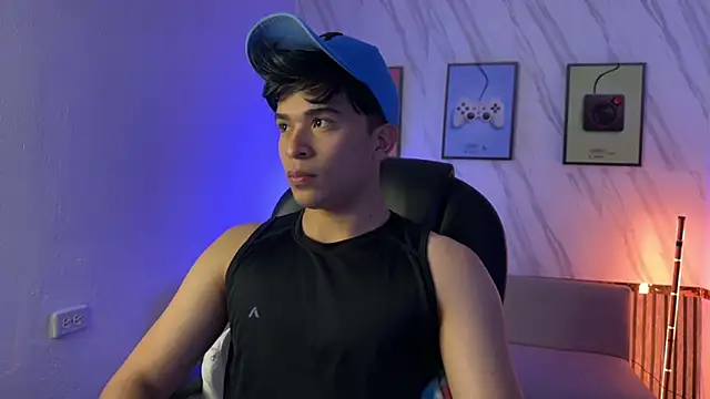 Snapshot of David_Nova chatting on 02-15-26, 02:47 David Nova online show from 02-15-26, 02:47