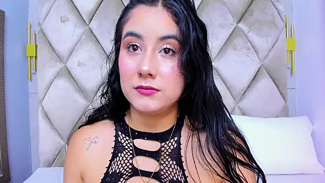 GabyParker  online show from 05-08-26, 12:21
