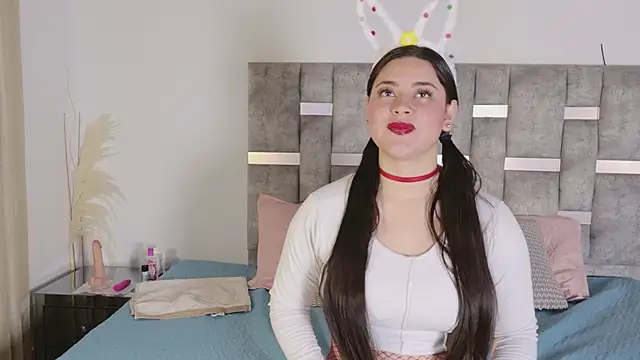 JulietaTorres  online show from 11-06-25, 03:51