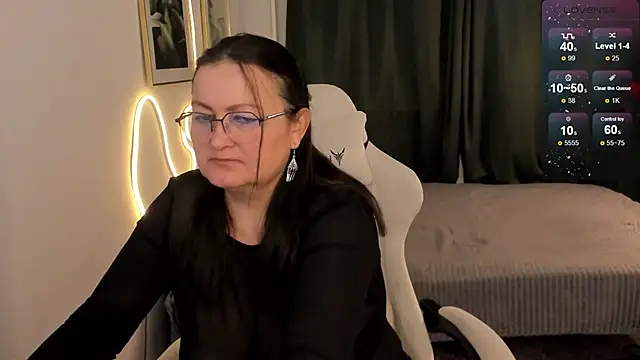 Snapshot of hottyannaa chatting on 02-12-26, 03:01 hottyannaa online show from 02-12-26, 03:01