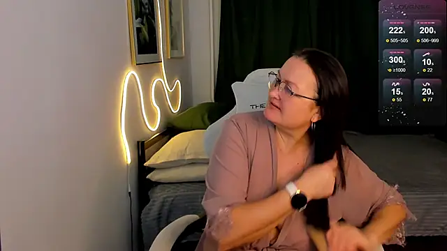 Snapshot of hottyannaa chatting on 02-17-26, 02:41 hottyannaa online show from 02-17-26, 02:41