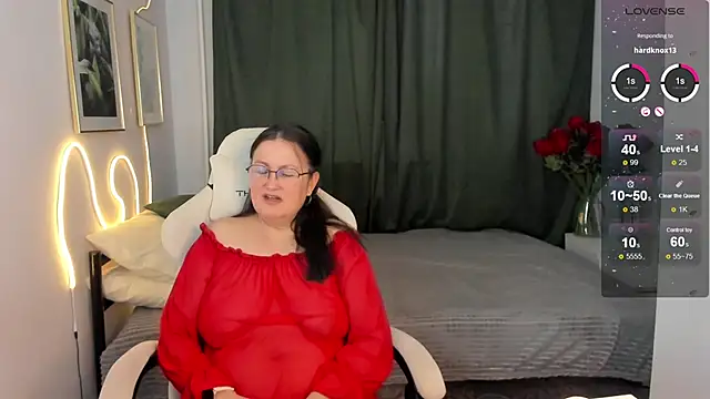 Snapshot of hottyannaa chatting on 03-12-26, 02:39 hottyannaa online show from 03-12-26, 02:39