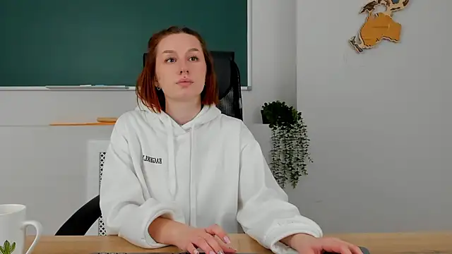 ClaireMathis online show from 04-05-26, 02:58