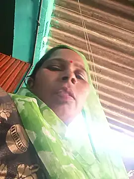 Snapshot of Rt_shreya chatting on 04-15-26, 07:48 Rt shreya online show from 04-15-26, 07:48