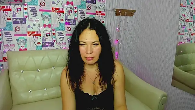 Snapshot of Victoria_Panther chatting on 10-11-25, 01:27 Victoria Panther online show from 10-11-25, 01:27