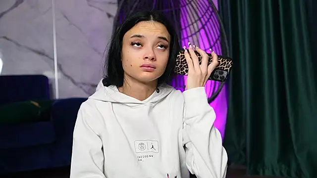 RachelRavee online show from 11-04-25, 05:17