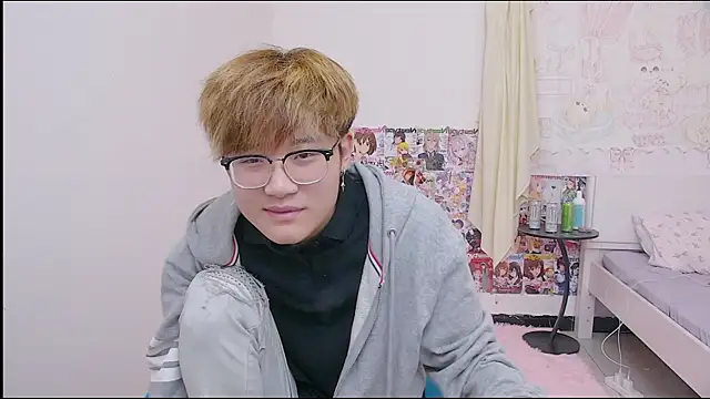 Snapshot of KK-cuteboy chatting on 04-11-26, 02:27 KK-cuteboy online show from 04-11-26, 02:27