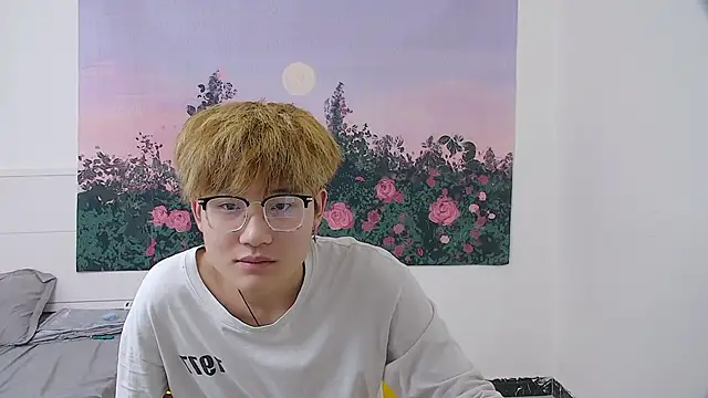Snapshot of KK-cuteboy chatting on 04-12-26, 07:30 KK-cuteboy online show from 04-12-26, 07:30