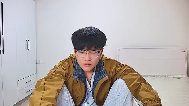 Snapshot of KK-cuteboy chatting on 05-03-26, 12:00 KK-cuteboy online show from 05-03-26, 12:00