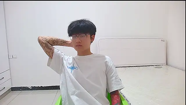 Snapshot of KK-cuteboy chatting on 05-20-26, 12:22 KK-cuteboy online show from 05-20-26, 12:22