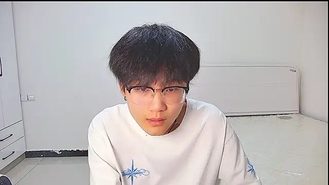 Snapshot of KK-cuteboy chatting on 05-21-26, 12:34 KK-cuteboy online show from 05-21-26, 12:34