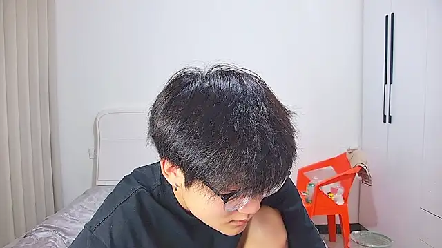 Snapshot of KK-cuteboy chatting on 05-28-26, 12:46 KK-cuteboy online show from 05-28-26, 12:46