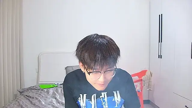 Snapshot of KK-cuteboy chatting on 06-04-26, 12:33 KK-cuteboy online show from 06-04-26, 12:33