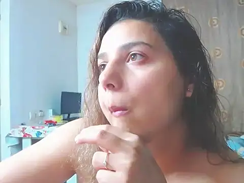 Snapshot of MadisonCharm chatting on 04-16-26, 08:31 MadisonCharm online show from 04-16-26, 08:31