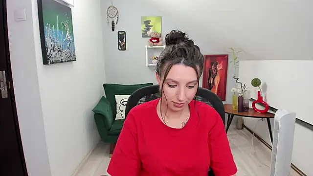 Snapshot of BettyJamess chatting on 10-15-25, 05:35 BettyJamess online show from 10-15-25, 05:35