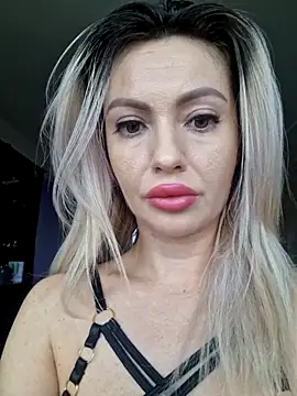 Snapshot of BritanyVegas chatting on 11-08-25, 10:37 BritanyVegas online show from 11-08-25, 10:37