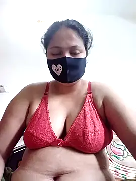 Snapshot of Diana_025 chatting on 10-13-25, 02:11 Diana 025 online show from 10-13-25, 02:11