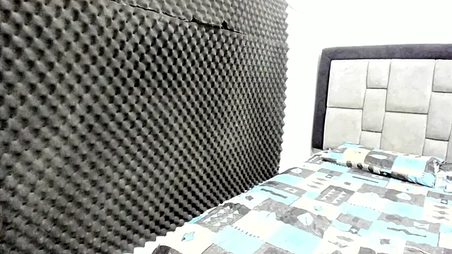 Snapshot of gabi-grey chatting on 10-13-25, 06:19 gabi-grey online show from 10-13-25, 06:19