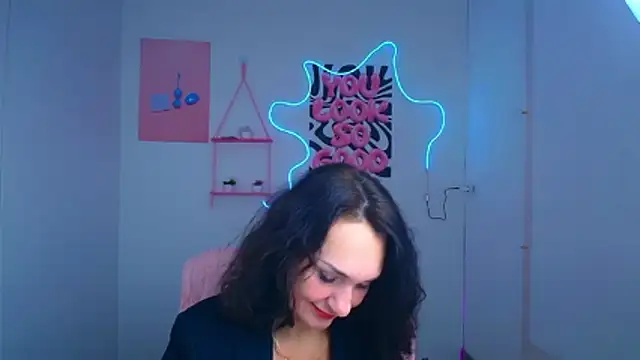 Snapshot of Rosie_Rosee chatting on 02-11-26, 02:00 Rosie Rosee online show from 02-11-26, 02:00